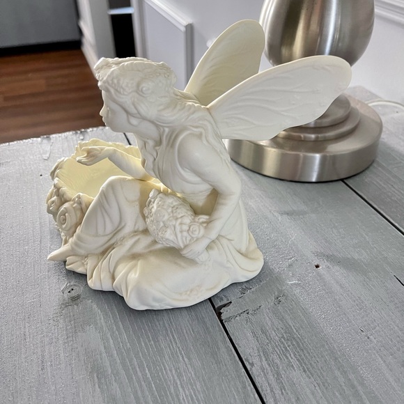 Vintage Party light Angel tea light holder. Porcelain. - Picture 4 of 5